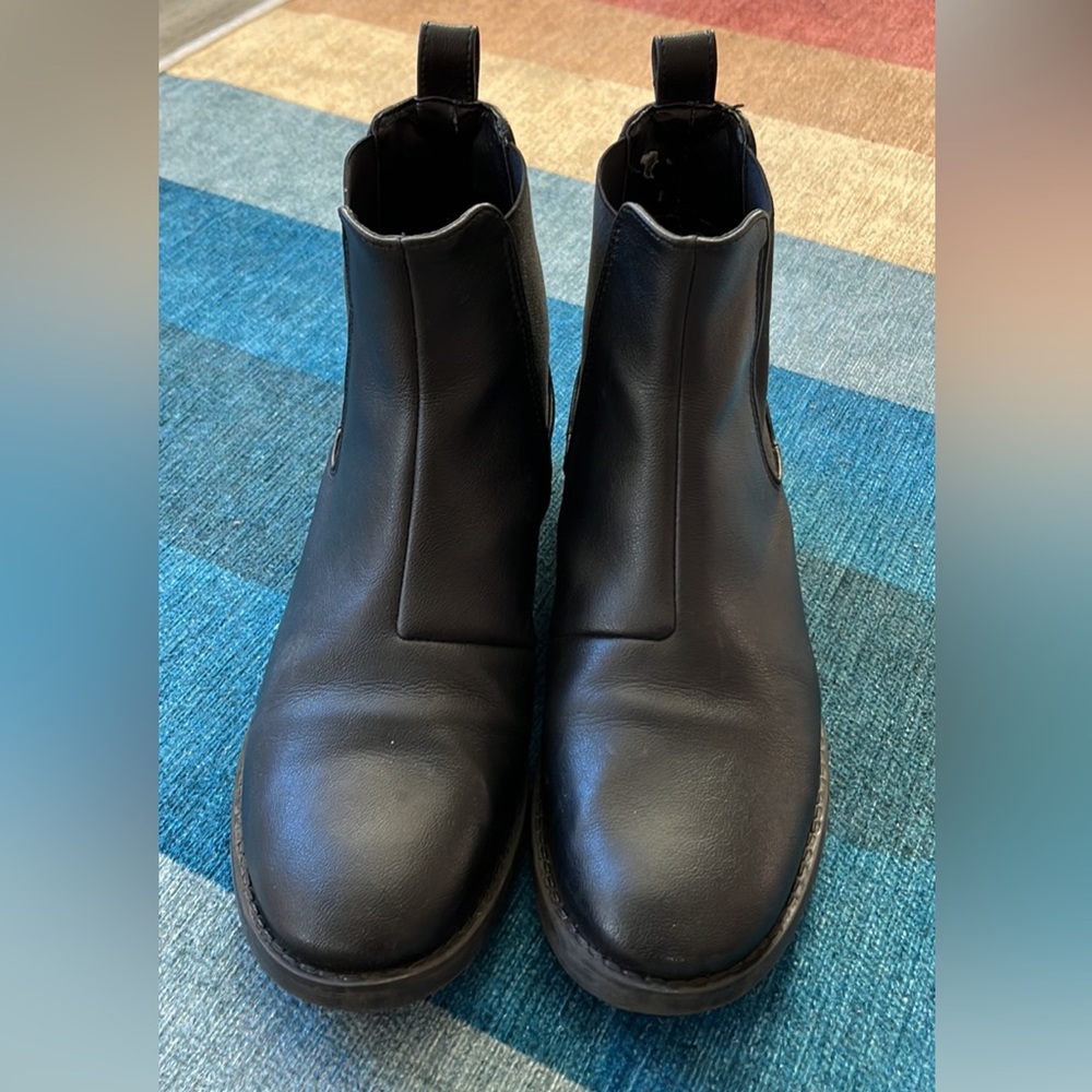 Black Chelsea Boots